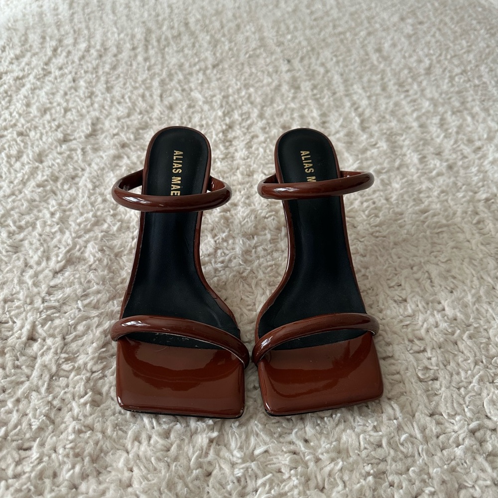 Alias Mae Women's Tan Heels